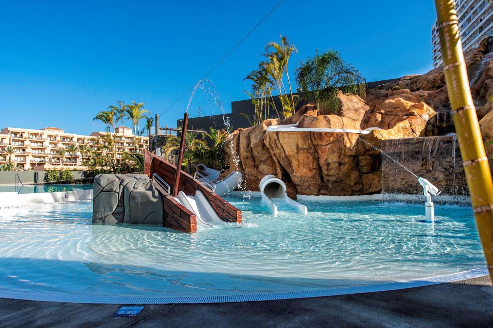 Adrian Hoteles Roca Nivaria Costa Adeje  Εξωτερικό φωτογραφία The water park at the hotel
